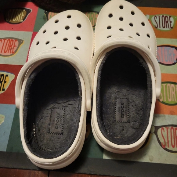 Crocs size 6 - Picture 2 of 3